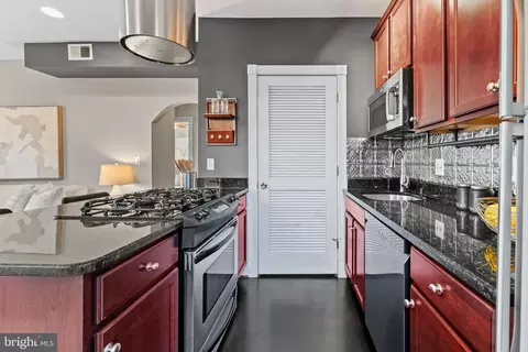 Kitchen - 610 3rd St SE #3, Washington, DC 20003 photo 3 of 3