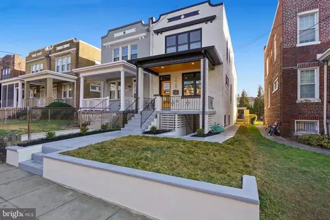 1009 Girard St NE, Washington, DC 20017