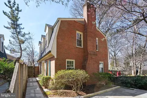 4102 46th St NW, Washington, DC 20016