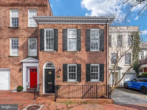 Exterior - 1673 34th St NW, Washington, DC 20007 photo 4 of 10