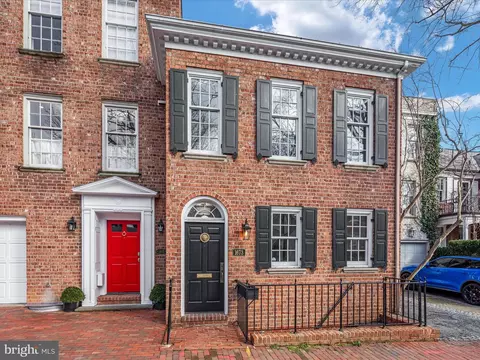 Exterior - 1673 34th St NW, Washington, DC 20007 photo 6 of 10