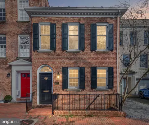 1673 34th St NW, Washington, DC 20007