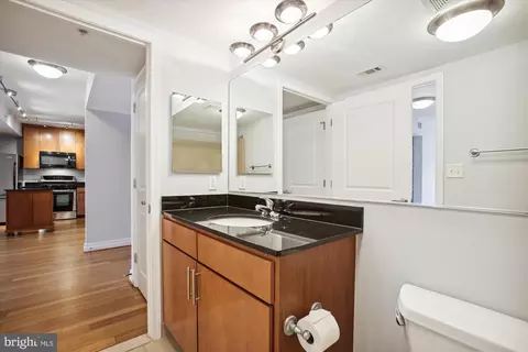 Bath - 915 E Street St NW #1110, Washington, DC 20004 photo 2 of 2