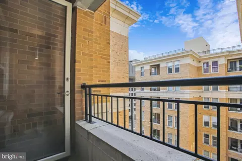Exterior - 915 E Street St NW #1110, Washington, DC 20004 photo 3 of 8