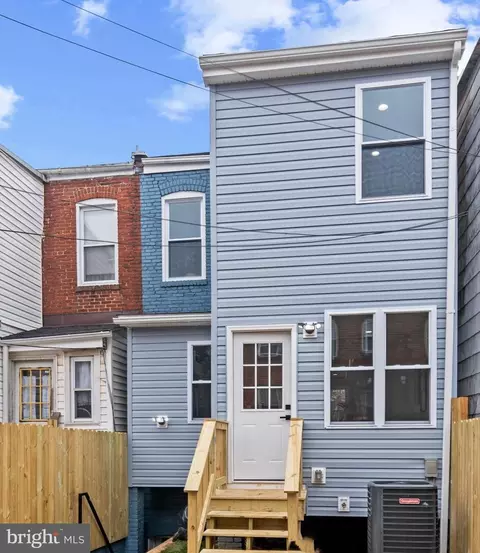 Exterior - 1818 M St NE, Washington, DC 20002 photo 2 of 2