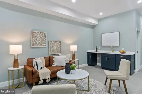 Living - 1818 M St NE, Washington, DC 20002 photo 4 of 4