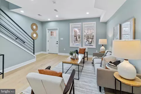 Living - 1818 M St NE, Washington, DC 20002 photo 3 of 4