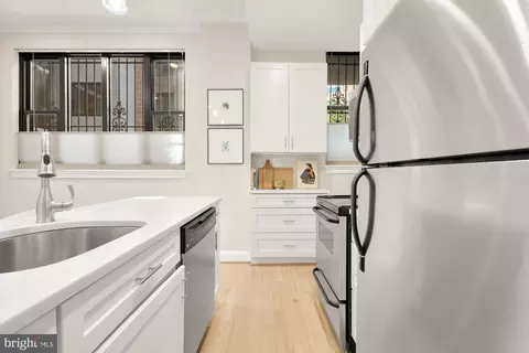 Kitchen - 1701 16th St NW #152, Washington, DC 20009 photo 2 of 3