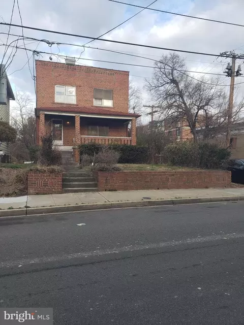 2308 Ainger Pl SE, Washington, DC 20020