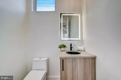 Bath - 782 Fairmont St NW, Washington, DC 20001 photo 1 of 6
