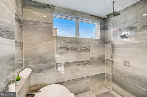 Bath - 782 Fairmont St NW, Washington, DC 20001 photo 4 of 6