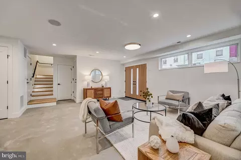 Living - 782 Fairmont St NW, Washington, DC 20001 photo 6 of 8