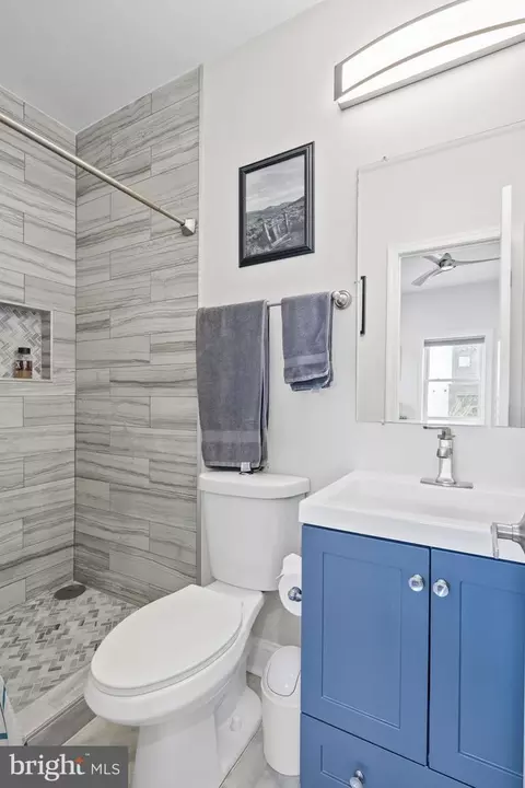 Bath - 1700 Lang Pl NE, Washington, DC 20002 photo 4 of 5