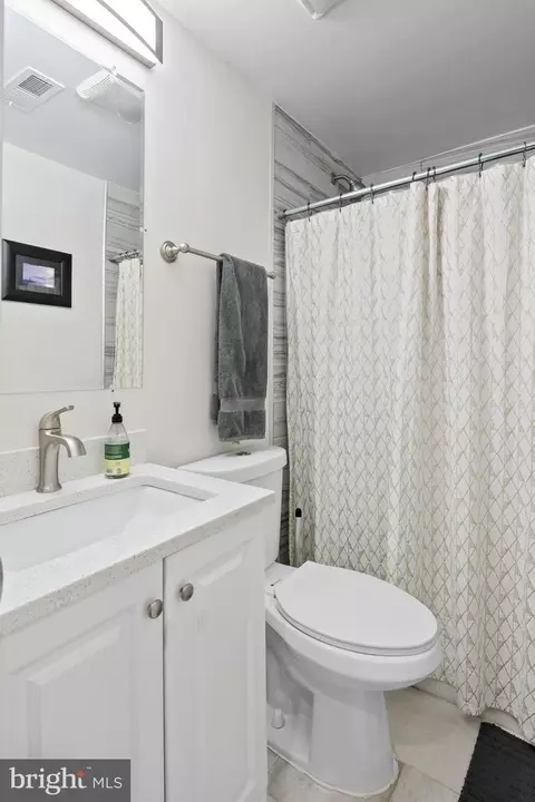 Bath - 1700 Lang Pl NE, Washington, DC 20002 photo 5 of 5