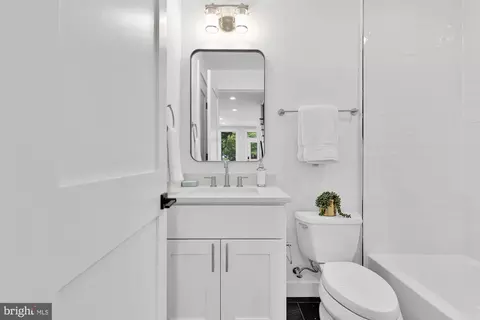 Bath - 2831 13th St NW #B, Washington, DC 20009 photo 1 of 6