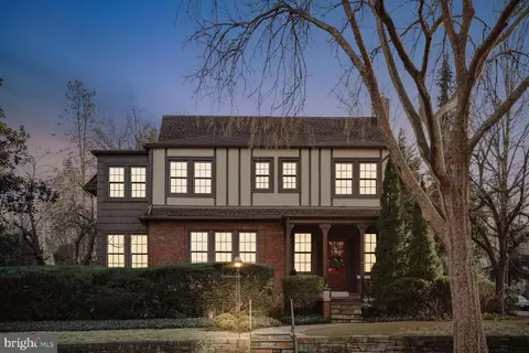 3738 Veazey St NW, Washington, DC 20016