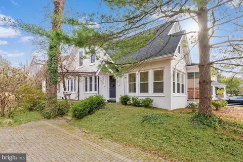 4725 Macarthur Blvd NW, Washington, DC 20007