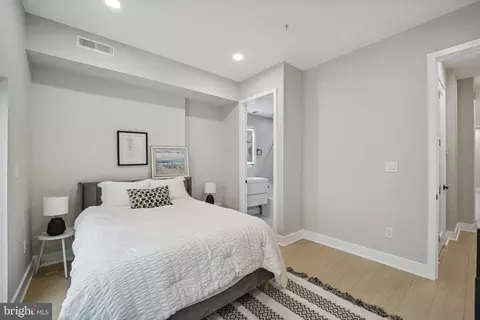 2213 M St NE #1, Washington, DC 20002 photo 9