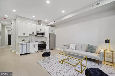 2213 M St NE #1, Washington, DC 20002
