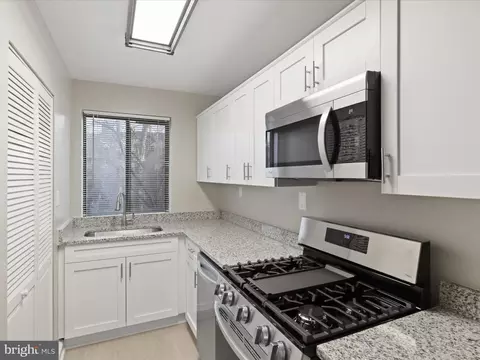 3815 Davis Pl NW #5, Washington, DC 20007 photo 10