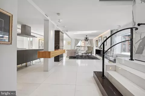 1045 31st St NW #506, Washington, DC 20007