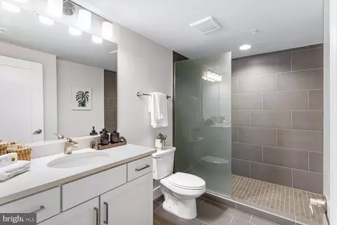 Bath - 50 Florida Ave NE #503, Washington, DC 20002 photo 3 of 6