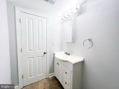 Bath - 4469 B St SE #101, Washington, DC 20019 photo 3 of 5