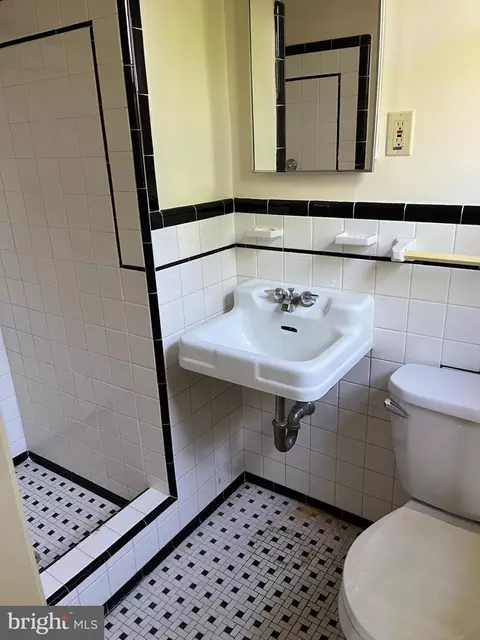 4414 35th St NW, Washington, DC 20008 photo 10