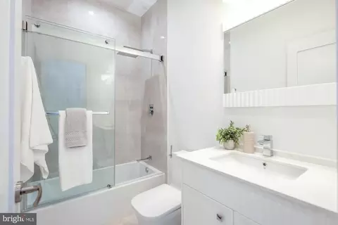 Bath - 3921 W Street St NW #3, Washington, DC 20007 photo 4 of 5