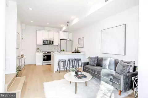 Living - 3921 W Street St NW #3, Washington, DC 20007 photo 4 of 5