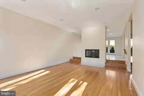 3908 Georgetown Ct NW, Washington, DC 20007 photo 4