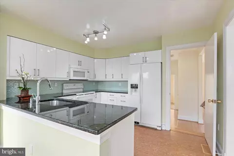 3908 Georgetown Ct NW, Washington, DC 20007 photo 7