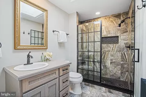 564 23rd Pl NE, Washington, DC 20002 photo 18