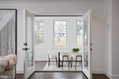Dining - 100 V St NE, Washington, DC 20002 photo 2 of 7