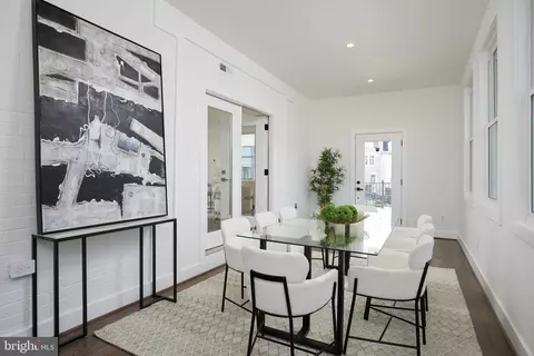 Dining - 100 V St NE, Washington, DC 20002 photo 3 of 7