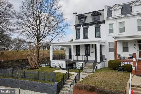 Exterior - 100 V St NE, Washington, DC 20002 photo 10 of 11