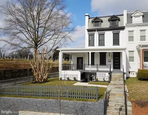 Exterior - 100 V St NE, Washington, DC 20002 photo 2 of 11