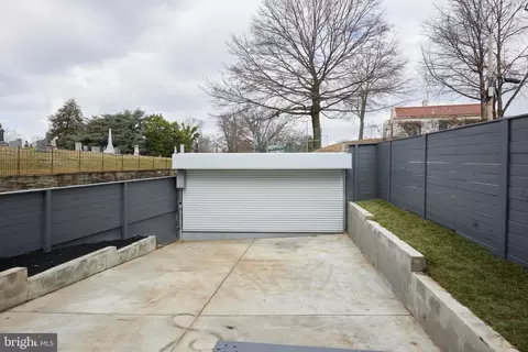 Exterior - 100 V St NE, Washington, DC 20002 photo 3 of 11