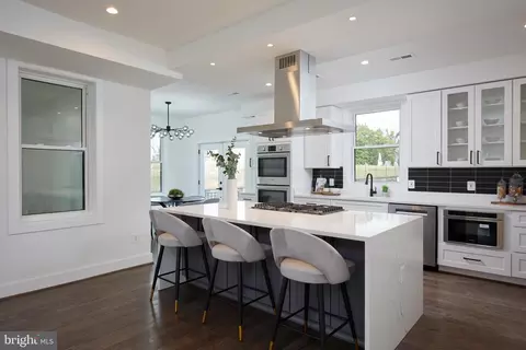 Kitchen - 100 V St NE, Washington, DC 20002 photo 3 of 7