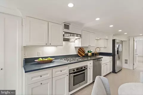 1238 29th St NW, Washington, DC 20007 photo 9