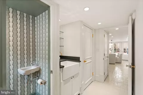 1238 29th St NW, Washington, DC 20007 photo 10