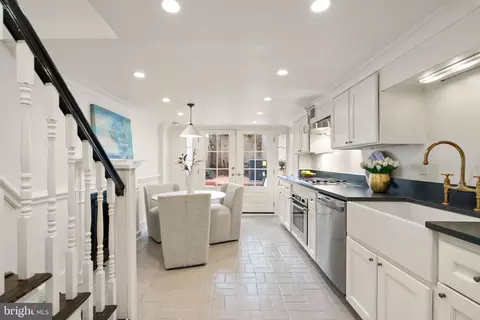 1238 29th St NW, Washington, DC 20007 photo 8