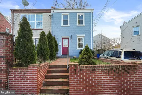 4707 Bass Pl SE, Washington, DC 20019