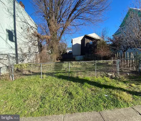 2122 15th SE, Washington, DC 20020 photo 1