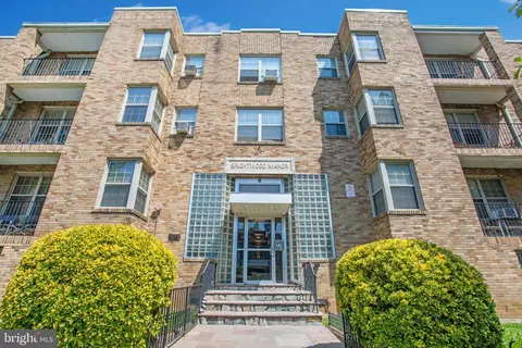 939 Longfellow St NW #3, Washington, DC 20011