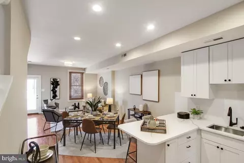 Living - 906 13th St NE, Washington, DC 20002 photo 3 of 3