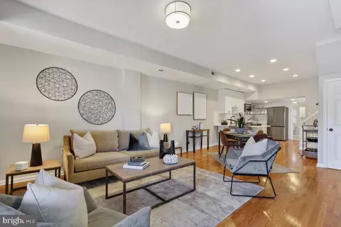 Living - 906 13th St NE, Washington, DC 20002 photo 1 of 3
