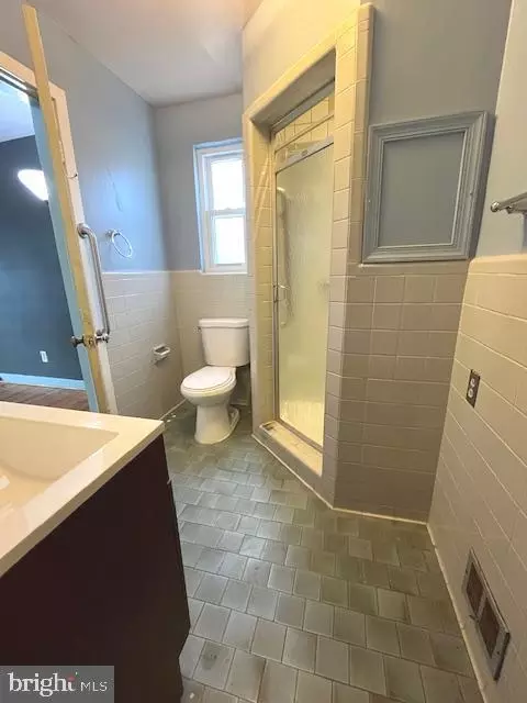 Bath - 3637 Appleton St NW, Washington, DC 20008 photo 2 of 4