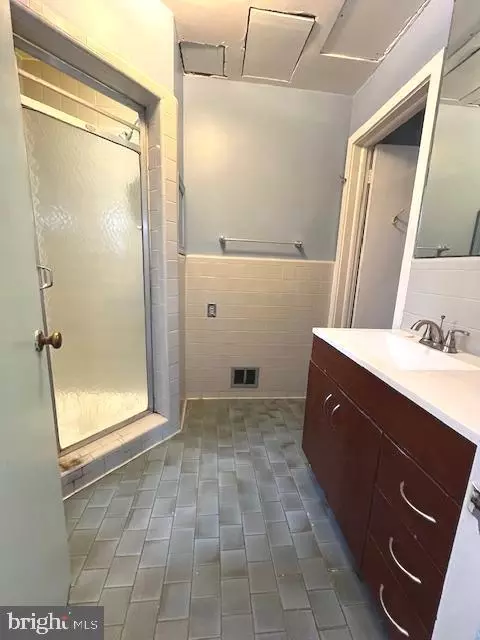 Bath - 3637 Appleton St NW, Washington, DC 20008 photo 3 of 4