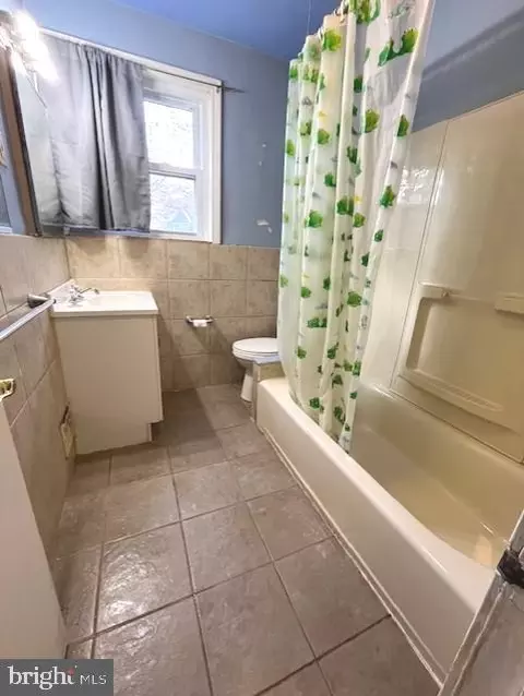 Bath - 3637 Appleton St NW, Washington, DC 20008 photo 4 of 4